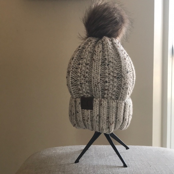 Accessories - Oat multi color knit hat w/brownish pomPom beanie